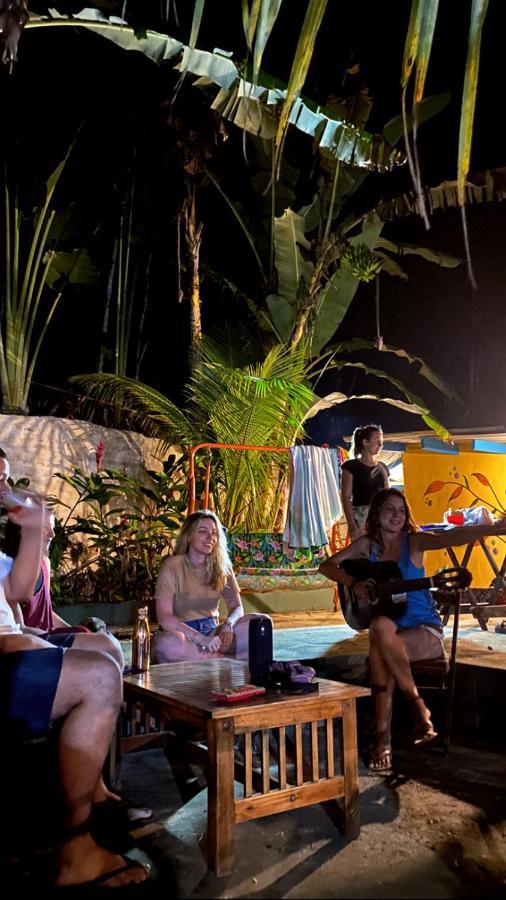 Sintonia Surf Hostel E Bar Убатуба Экстерьер фото