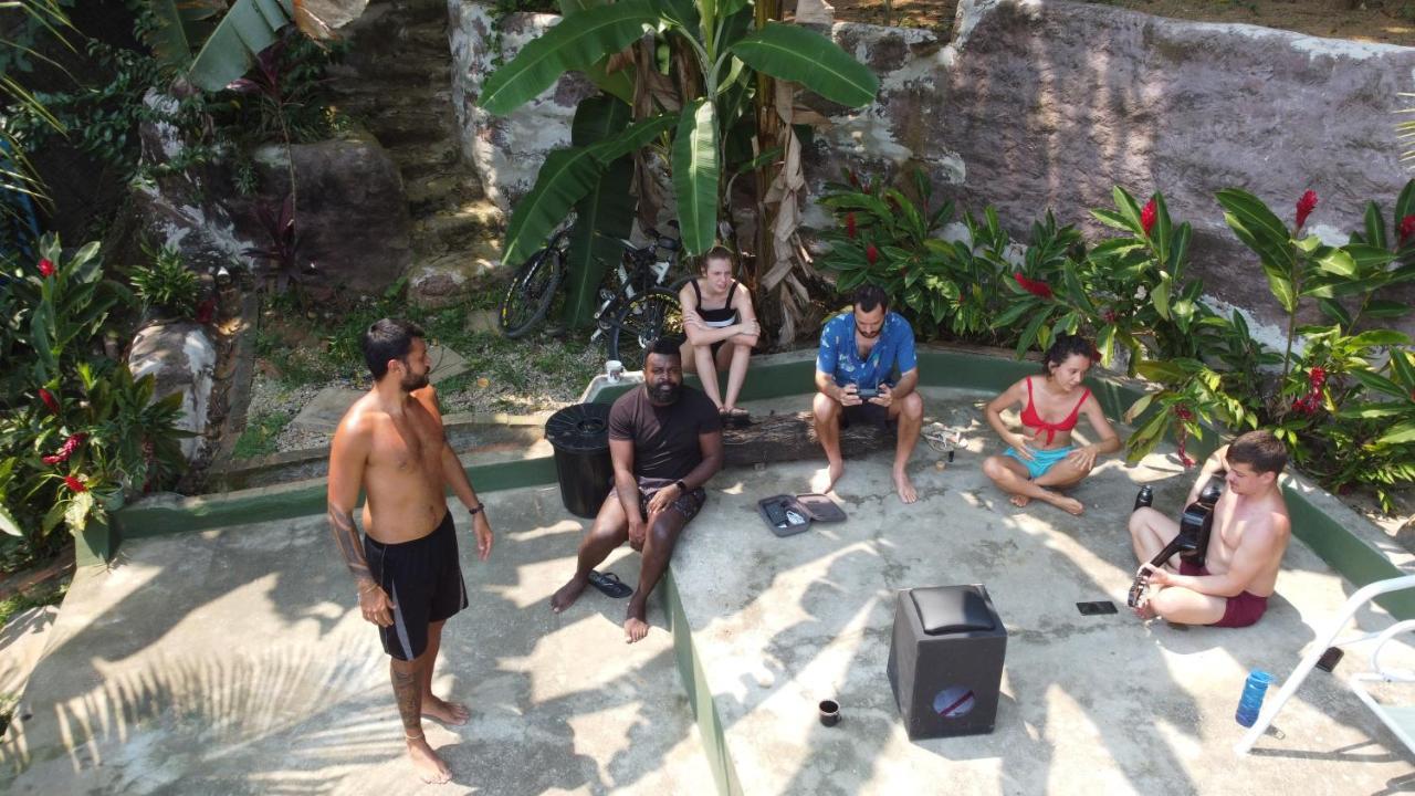 Sintonia Surf Hostel E Bar Убатуба Экстерьер фото